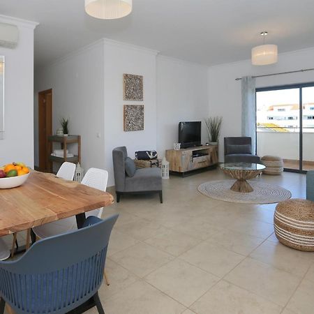 3 Bedroom Apartment With Indoor Pool Central Lagos Kültér fotó