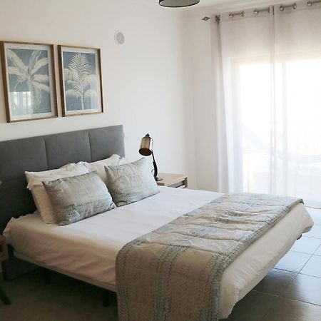 3 Bedroom Apartment With Indoor Pool Central Lagos Kültér fotó
