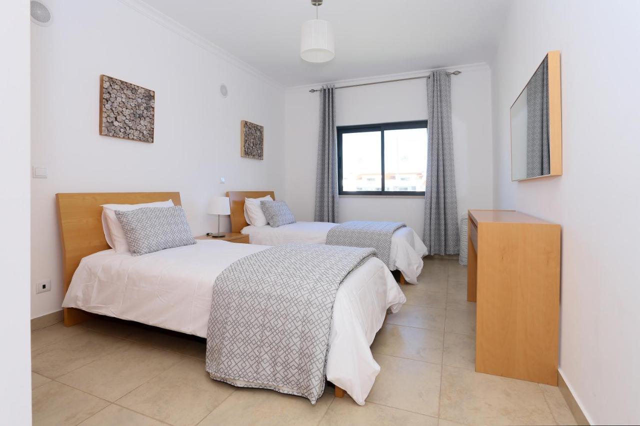 3 Bedroom Apartment With Indoor Pool Central Lagos Kültér fotó