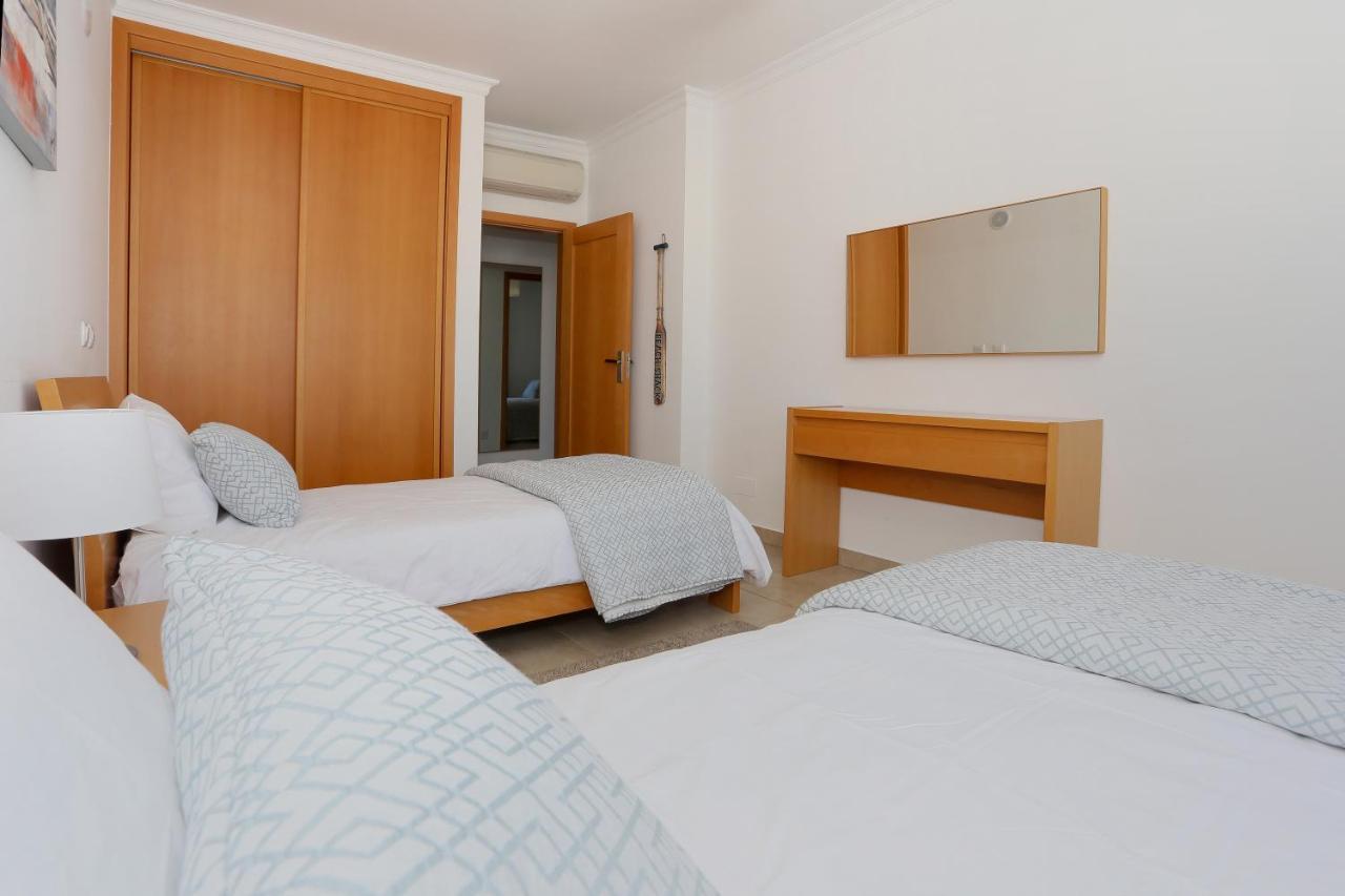 3 Bedroom Apartment With Indoor Pool Central Lagos Kültér fotó